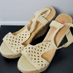 JustFab Crochet-cut-out wedge Size 6.5